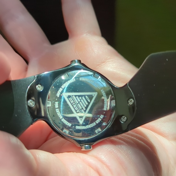 Oakley Crush Women's Watch Steel Lily face - Picture 4 of 8